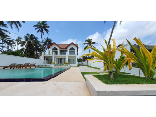 Beach front Villa in Wadduwa