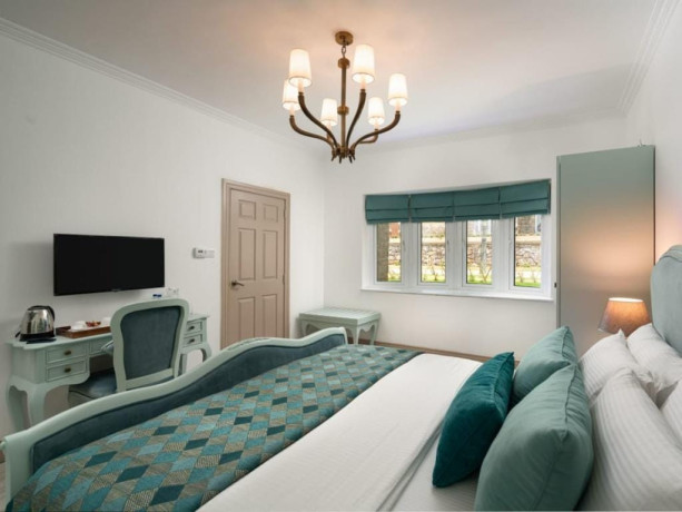 little-england-cottage-latest-rates-big-2
