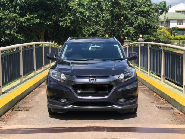 honda-vezel-rental-drive-in-style-and-comfort-big-2