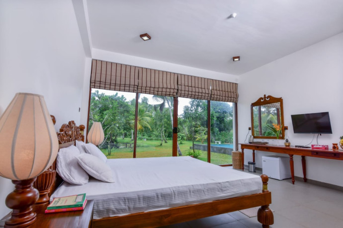 lain-lake-winds-villa-in-galle-big-2