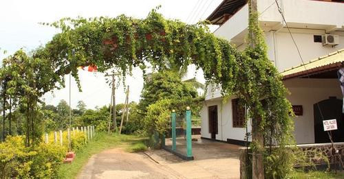 hotel-hill-side-in-galle-big-0