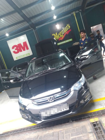 rent-a-honda-insight-in-colombo-big-3