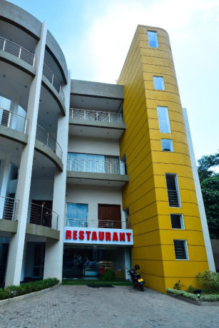 kethumathee-hotel-banquet-in-rathnapura-big-0