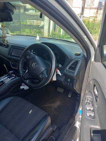 honda-vezel-for-rent-in-kelaniya-rent-a-car-big-1