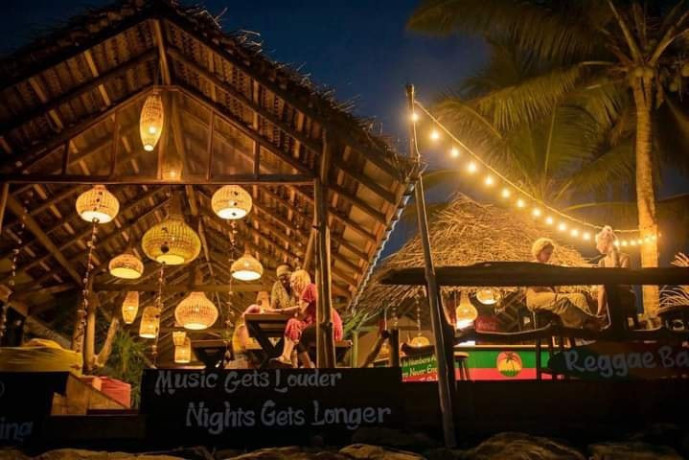 backpack-beach-hostal-raggae-bar-in-galle-big-1