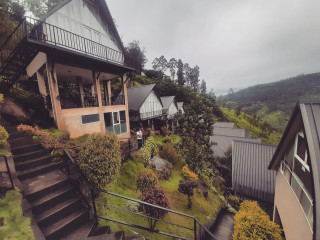 The Waterfall Villas in Talawakale