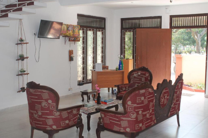 tonys-garden-house-back-packers-inn-in-jaffna-big-0