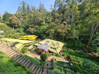 Train View Chalet in Badarawela