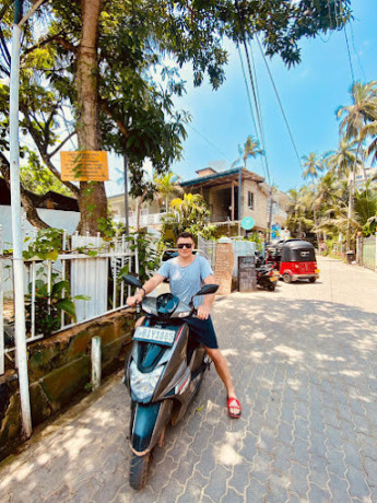 uniss-bike-rental-bike-and-scooter-rental-in-unawatuna-big-1