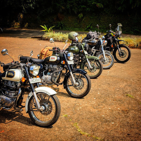 royal-enfield-sri-lanka-bike-rentals-bike-and-scooter-rental-in-colombo-big-0