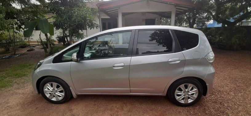 honda-fit-gp1-hybrid-auto-in-boralesgamuwa-rent-a-car-big-1