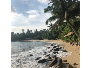 Hiriketiya Beach: A Hidden Jewel on Sri Lanka’s Southern Coast in Dikvella