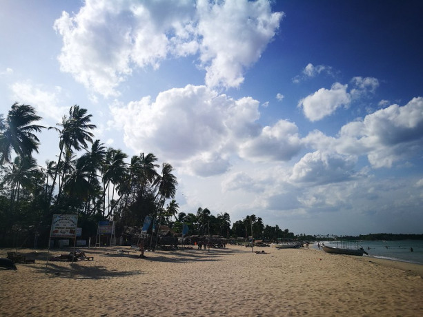 uppuveli-beach-a-tranquil-coastal-paradise-on-sri-lankas-eastern-shore-in-trincomale-big-2