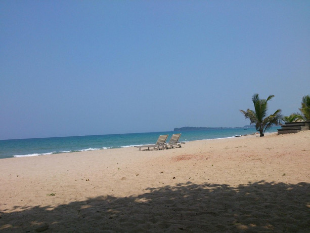 trincomalee-beach-a-coastal-haven-of-serenity-and-vibrancy-on-sri-lankas-eastern-coast-in-trincomalee-big-2