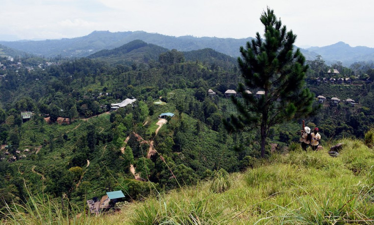 mini-adams-peak-a-scenic-hike-with-panoramic-views-in-ella-big-1