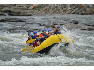 Kithulgala White Water Rafting Adventure: Thrills and Scenic Beauty in Sri Lanka’s Rapids