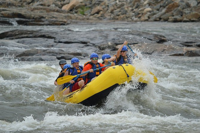 kithulgala-white-water-rafting-adventure-thrills-and-scenic-beauty-in-sri-lankas-rapids-big-0