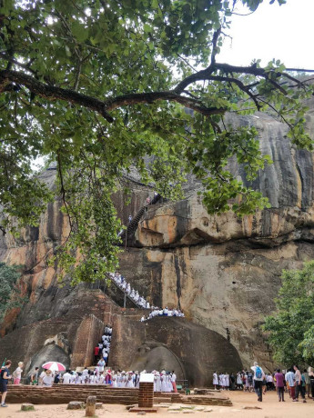 sigiriya-the-majestic-lion-rock-fortress-of-sri-lanka-in-anuradapura-big-1