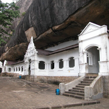 dambulla-royal-cave-temple-and-golden-temple-a-sacred-marvel-in-sri-lanka-big-3