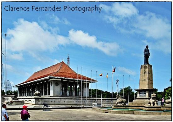 independence-square-a-symbol-of-sri-lankan-freedom-and-heritage-in-colombo-big-1