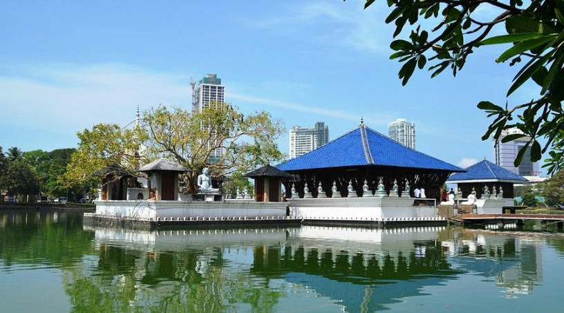 gangarama-sima-malaka-a-serene-monastic-sanctuary-on-beira-lake-in-colombo-big-4