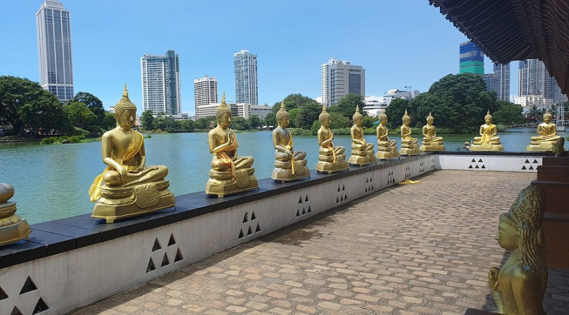 gangarama-sima-malaka-a-serene-monastic-sanctuary-on-beira-lake-in-colombo-big-1