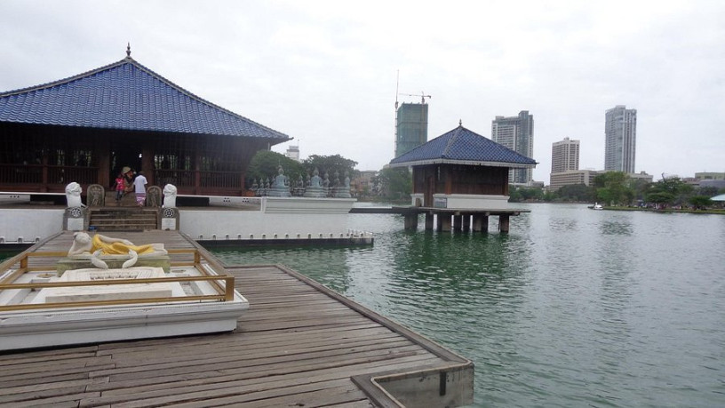 gangarama-sima-malaka-a-serene-monastic-sanctuary-on-beira-lake-in-colombo-big-3