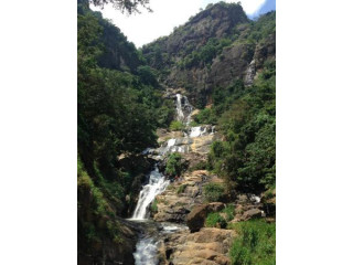 Diyaluma Falls, Sri Lanka’s Majestic Two-Tiered Waterfall in Badulla