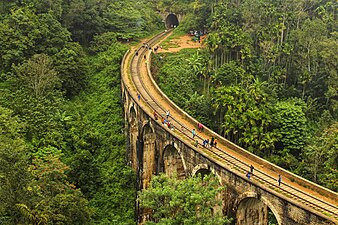 nine-arches-bridge-a-stunning-engineering-marvel-in-ella-big-0