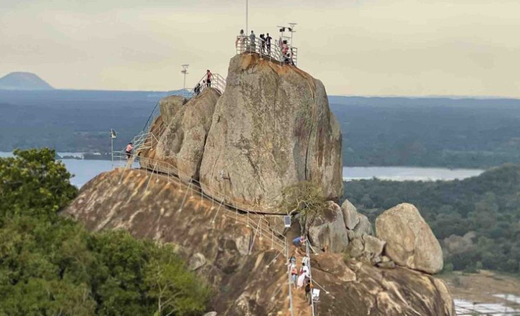 mihintale-the-sacred-mountain-and-birthplace-of-sri-lankan-buddhism-in-mihinthale-big-1