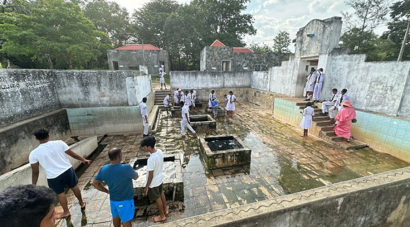 kanniya-hot-water-springs-natural-thermal-wonders-in-trincomalee-big-1