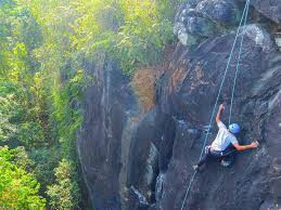 rock-climbing-in-sri-lanka-an-adventure-amongst-lush-landscapes-big-2