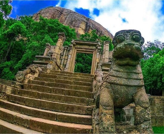 yapahuwa-citadel-a-historic-gem-of-sri-lanka-in-anuradapura-big-0