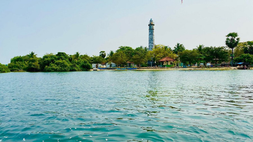 batticaloa-lighthouse-a-beacon-of-history-and-scenic-beauty-big-2