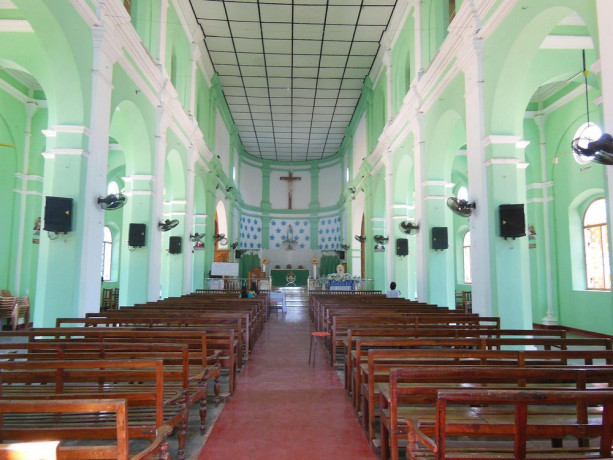 saint-marys-cathedral-a-sanctuary-of-peace-and-architectural-splendor-in-batticaloa-big-3