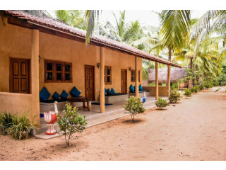 Omeesha Beach Hotel: 3-Star Beachfront Escape in Kalpitiya with Private Beach, Tennis Court, and Playground in Puttalam