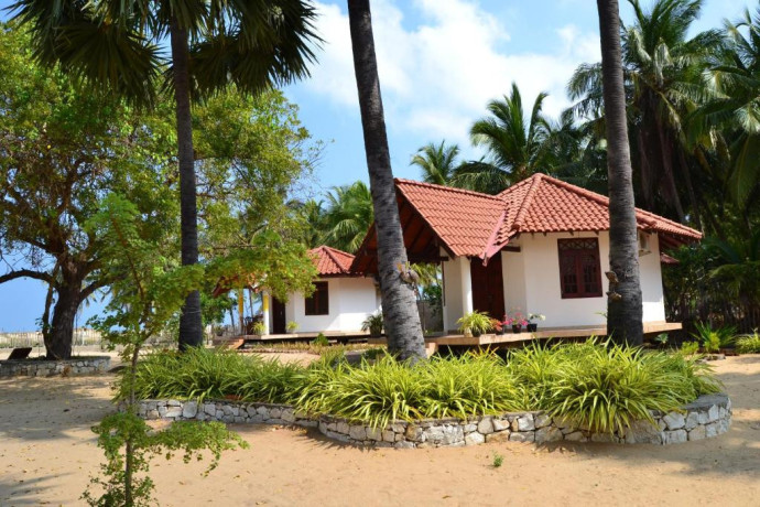 nirukthie-beach-resort-restaurant-your-coastal-retreat-in-kalpitiya-big-2