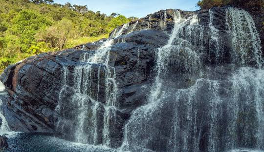 bakers-falls-a-stunning-waterfall-in-sri-lankas-horton-plains-big-0