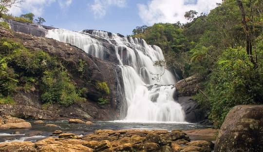 bakers-falls-a-stunning-waterfall-in-sri-lankas-horton-plains-big-2