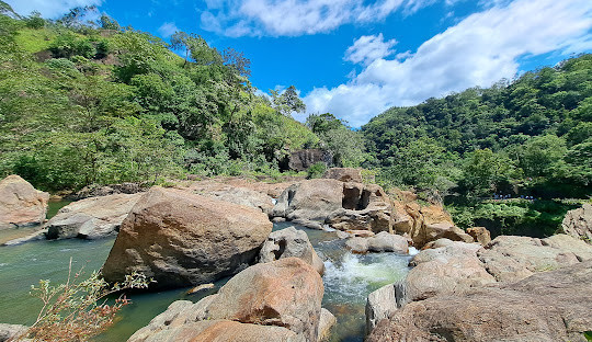 discovering-duwili-falls-a-majestic-waterfall-in-sri-lankas-wilderness-big-2