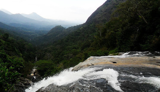 explore-asupini-ella-a-hidden-waterfall-treasure-in-sri-lanka-big-0