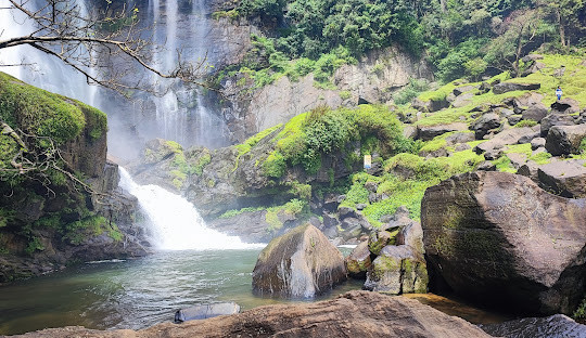 experience-the-majestic-bomburu-ella-a-sri-lankan-waterfall-wonderland-big-3