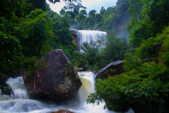 diyathiri-ella-the-serene-waterfall-of-sri-lanka-big-1