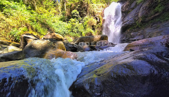 devathura-falls-a-majestic-waterfall-in-sri-lankas-highlands-big-3