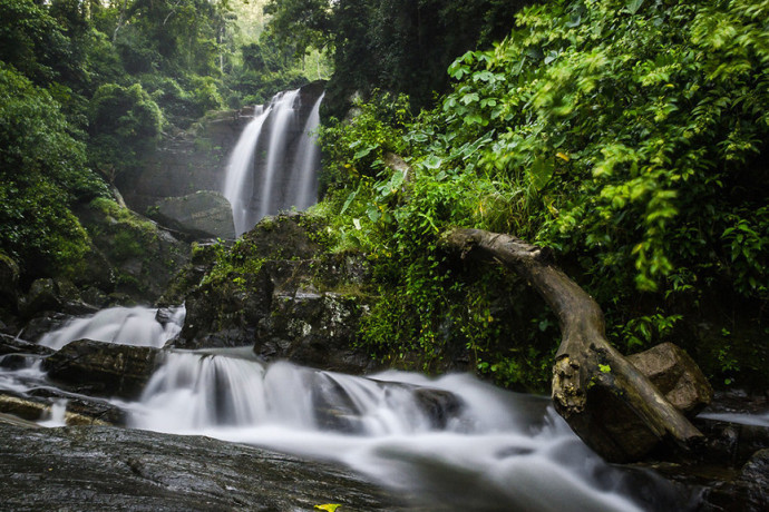 devathura-falls-a-majestic-waterfall-in-sri-lankas-highlands-big-0