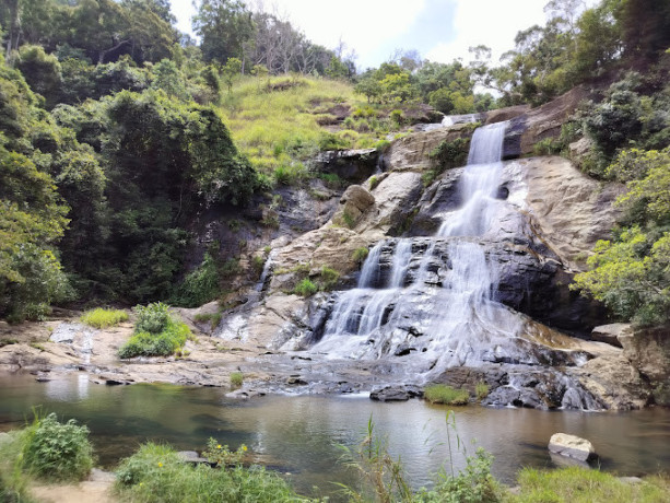 diyaluma-falls-sri-lankas-majestic-two-tiered-waterfall-big-0