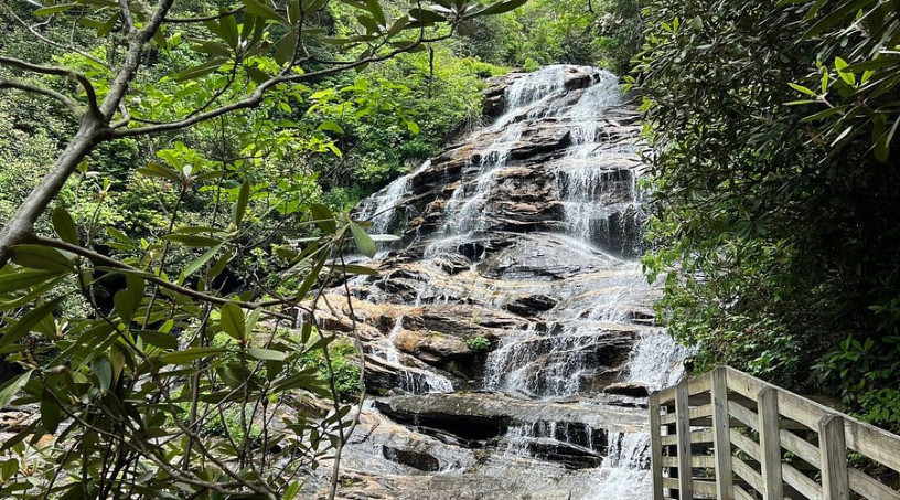 glain-falls-a-serene-waterfall-in-sri-lankas-highlands-big-1