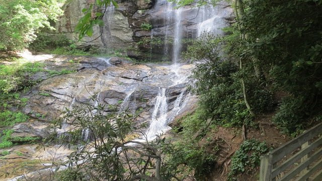 glain-falls-a-serene-waterfall-in-sri-lankas-highlands-big-3