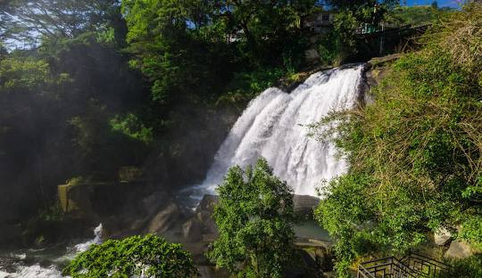 huluganga-falls-a-scenic-waterfall-in-sri-lankas-in-kandy-big-4