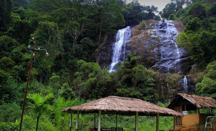 hunnas-falls-a-majestic-waterfall-in-sri-lankas-scenic-highlands-big-4